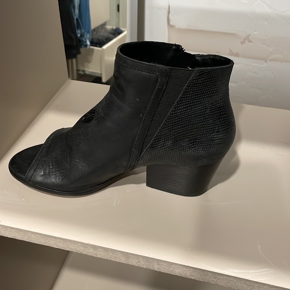 Nicole leather booties 6.5 - Picture 2 of 3